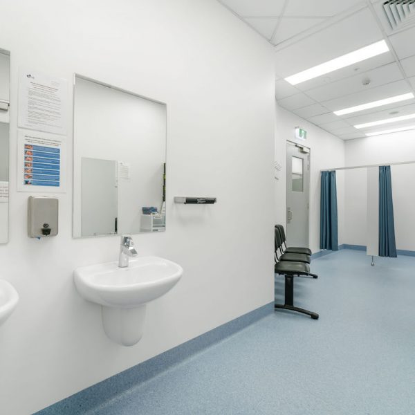 Photo 4 (Veterinary, fitout) Photo 4 (Veterinary, fitout)